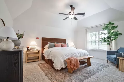 Bedroom - 701 Still Mdws, Guthrie, OK 73044 photo 5 of 19