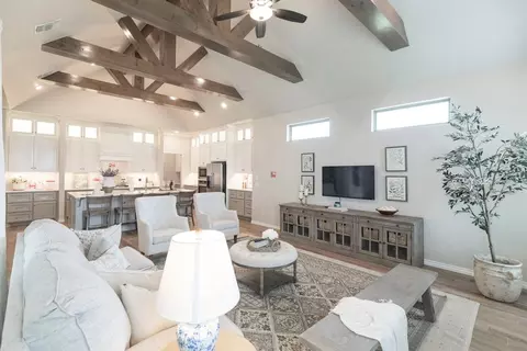 Living - 701 Still Mdws, Guthrie, OK 73044 photo 6 of 26