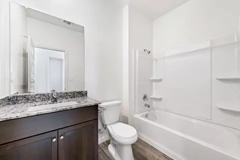Bath - 5124 Beaverhead Ave, Bakersfield, CA 93306 photo 3 of 3
