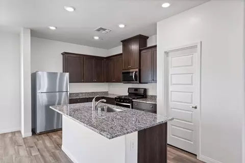 Kitchen - 5124 Beaverhead Ave, Bakersfield, CA 93306 photo 4 of 4