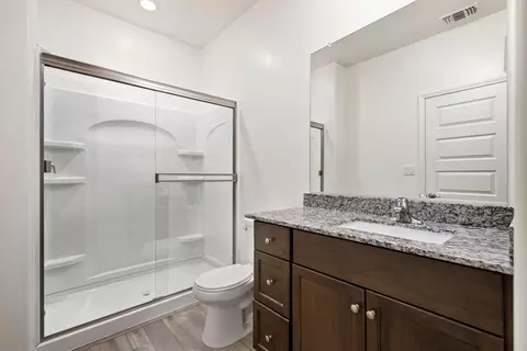 Bath - 5124 Beaverhead Ave, Bakersfield, CA 93306 photo 1 of 3