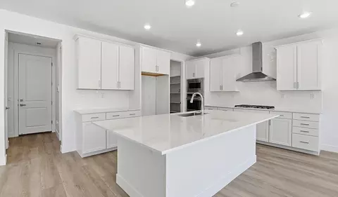 Kitchen - 454 E 4290 S, Washington, UT 84780 photo 2 of 3