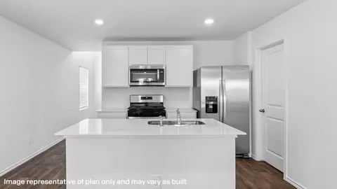 Kitchen - 4231 Common Sage, Von Ormy, TX 78073 photo 5 of 13