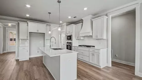 Kitchen - 324 Cornerstone Xing, Brandon, MS 39042 photo 1 of 4
