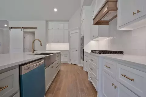 Kitchen - 9325 Cheek Ranch Rd, Yukon, OK 73099 photo 6 of 19
