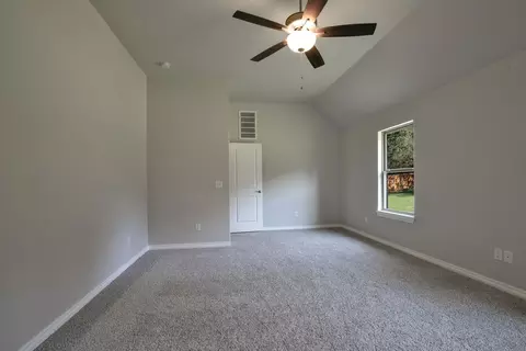 Bedroom - 9325 Cheek Ranch Rd, Yukon, OK 73099 photo 5 of 14