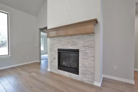 Living - 9325 Cheek Ranch Rd, Yukon, OK 73099 photo 8 of 16