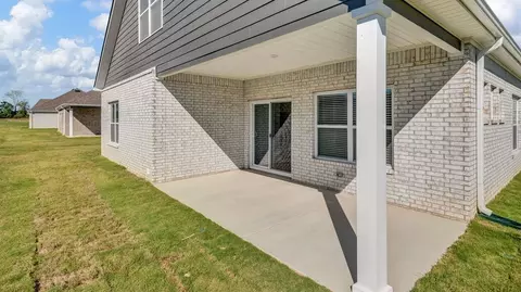 Exterior - 88 Gateway Dr, Jackson, TN 38305 photo 5 of 7