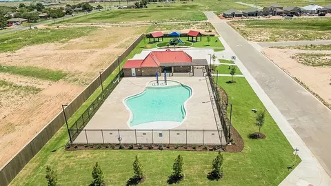 Exterior - 204 15th St, Wolfforth, TX 79382 photo 4 of 5