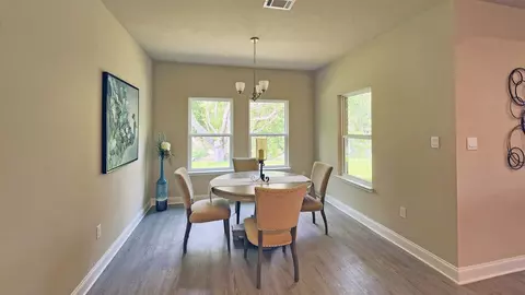 Dining - 515 Bridgeway St, Canton, MS 39046 photo 3 of 6