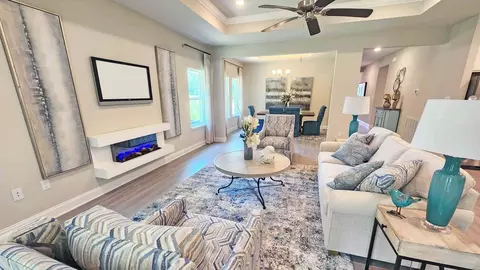 Living - 515 Bridgeway St, Canton, MS 39046 photo 1 of 6