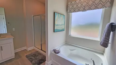 Bath - 515 Bridgeway St, Canton, MS 39046 photo 1 of 11