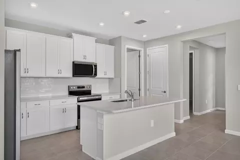 Kitchen - 11740 Boundless Ter, Venice, FL 34293 photo 3 of 4
