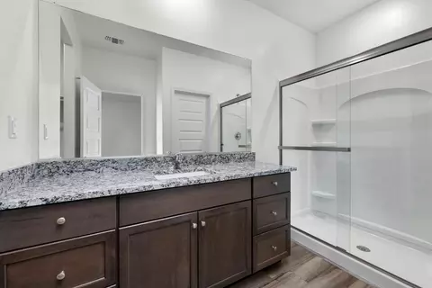 Bath - 5124 Beaverhead Ave, Bakersfield, CA 93306 photo 2 of 2