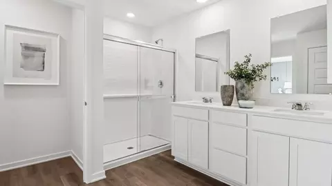 Bath - 587 Hunter Dr, Mount Pleasant, WI 53406 photo 6 of 7