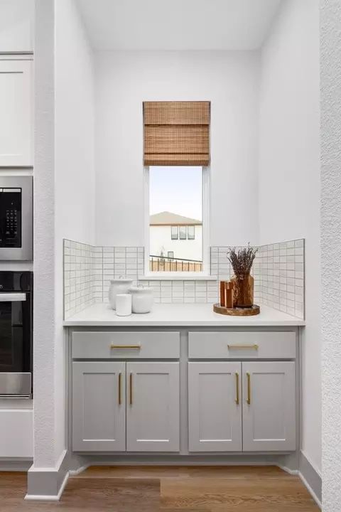 Kitchen - 1612 Jolie Rose Bnd, Leander, TX 78641 photo 4 of 4