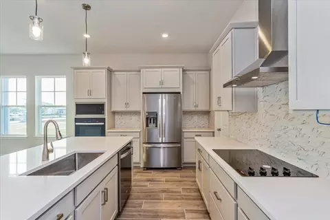 Kitchen - 10186 Pearson Ave, Orlando, FL 32827 photo 3 of 9