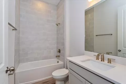 Bath - 10186 Pearson Ave, Orlando, FL 32827 photo 3 of 5