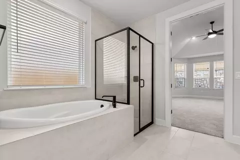 Bath - 828 Sanger Ln, Leander, TX 78641 photo 1 of 1