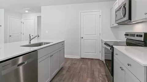 Kitchen - 104 Holton St, Smithfield, NC 27577 photo 4 of 6