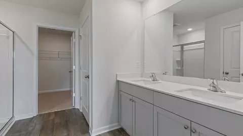 Bath - 104 Holton St, Smithfield, NC 27577 photo 2 of 4