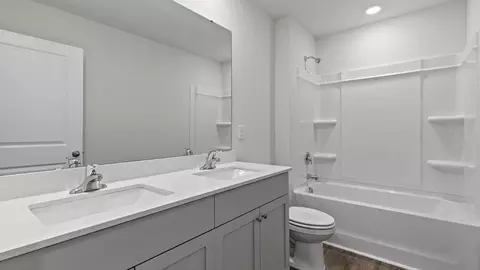 Bath - 104 Holton St, Smithfield, NC 27577 photo 3 of 4