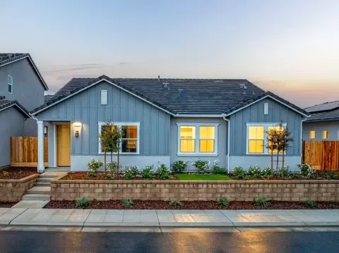 347 Peters Rd S, Madera, CA 93636