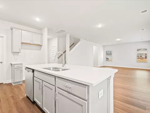 915 Rising Oak Ct, Spartanburg, SC 29301
