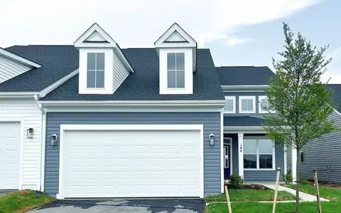 104 Zinnia Ln, Winchester, VA 22603