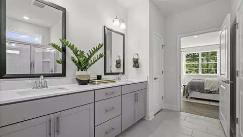 Bath - 302 Sefton Dr, Jamestown, NC 27282 photo 6 of 7