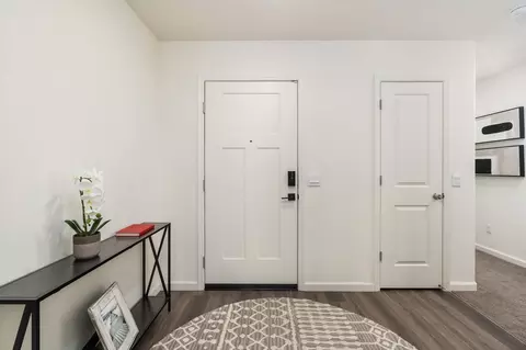 Entry Way - 8107 Crofton Way, Bakersfield, CA 93307 photo 1 of 1