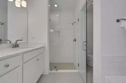 Bath - 182 Brook Forest Dr, Saint Augustine, FL 32092 photo 3 of 7