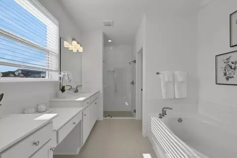 Bath - 182 Brook Forest Dr, Saint Augustine, FL 32092 photo 5 of 7