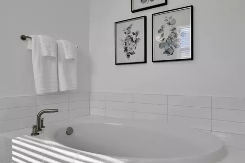 Bath - 182 Brook Forest Dr, Saint Augustine, FL 32092 photo 4 of 7