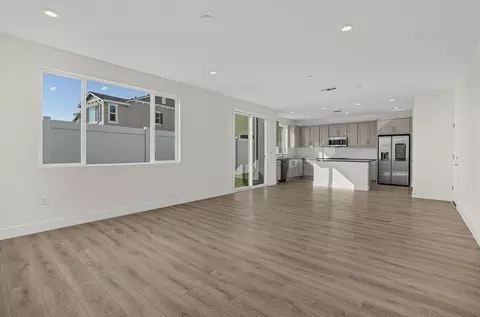 Living - 882 Shasta Ave, Ripon, CA 95366 photo 2 of 2