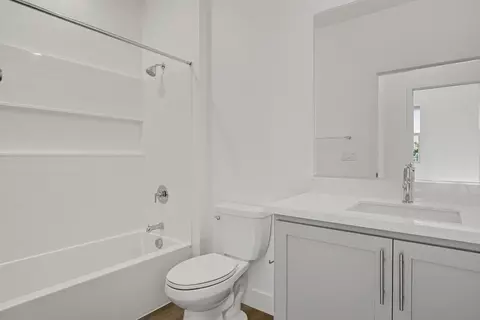 Bath - 882 Shasta Ave, Ripon, CA 95366 photo 3 of 3