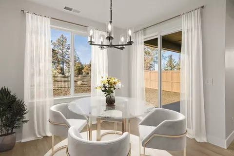 Dining - 1318 E Luna St, Newberg, OR 97132 photo 1 of 1