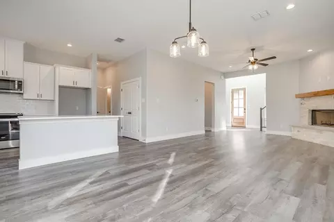 Living - Springfield Rd, Springtown, TX 76082 photo 1 of 4