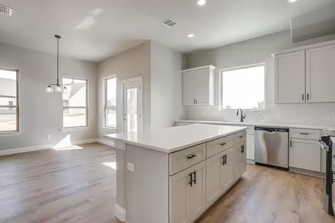 Kitchen - Springfield Rd, Springtown, TX 76082 photo 1 of 5