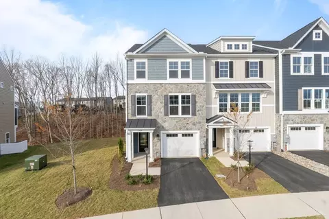 3028 Farrow Cir, Charlottesville, VA 22901