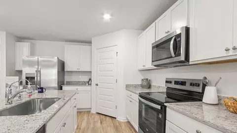 Kitchen - 275 Eunola Ln, Freeport, FL 32439 photo 5 of 6