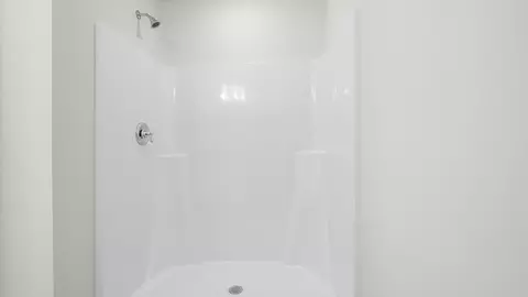 Bath - 275 Eunola Ln, Freeport, FL 32439 photo 2 of 5