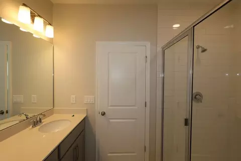 Bath - 1393 Hyde St, Saint Cloud, FL 34771 photo 2 of 2