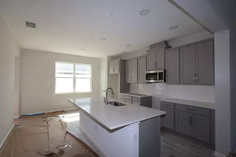 Kitchen - 1393 Hyde St, Saint Cloud, FL 34771 photo 4 of 5