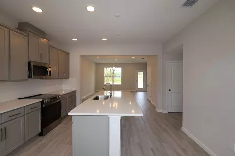 Kitchen - 1393 Hyde St, Saint Cloud, FL 34771 photo 3 of 4
