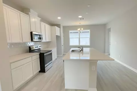 Kitchen - 1393 Hyde St, Saint Cloud, FL 34771 photo 2 of 4