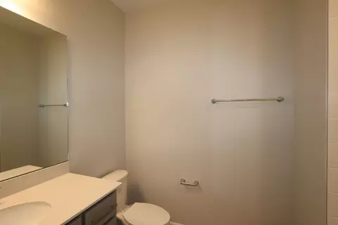 Bath - 1393 Hyde St, Saint Cloud, FL 34771 photo 1 of 1