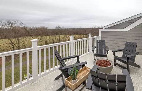 Exterior - 405 Yatra Ave, Naperville, IL 60563 photo 2 of 2