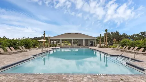 Exterior - 1372 Bear Hammock Dr, Umatilla, FL 32784 photo 6 of 8