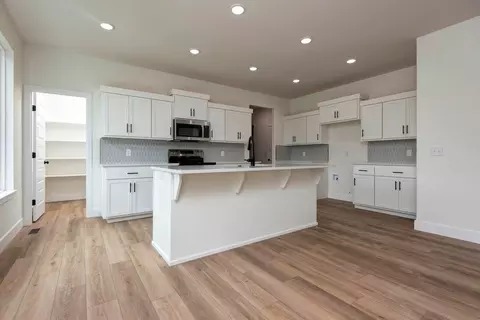 Kitchen - 822 S Ridgemont Dr, Nixa, MO 65714 photo 4 of 4